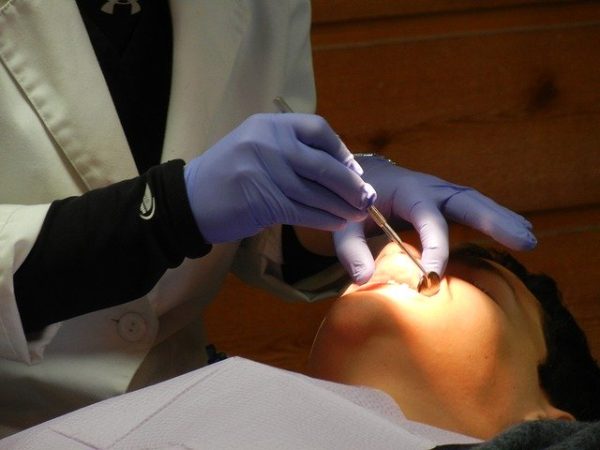 Dentiste : comment trouver son taux de cotisations URSSAF ?