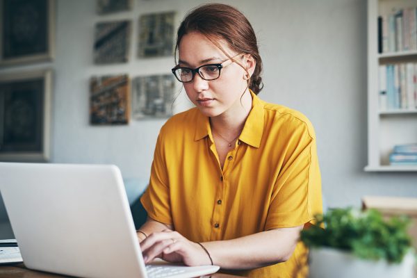 Revenus des associés et gérants : case 1gb, calcul, impôts